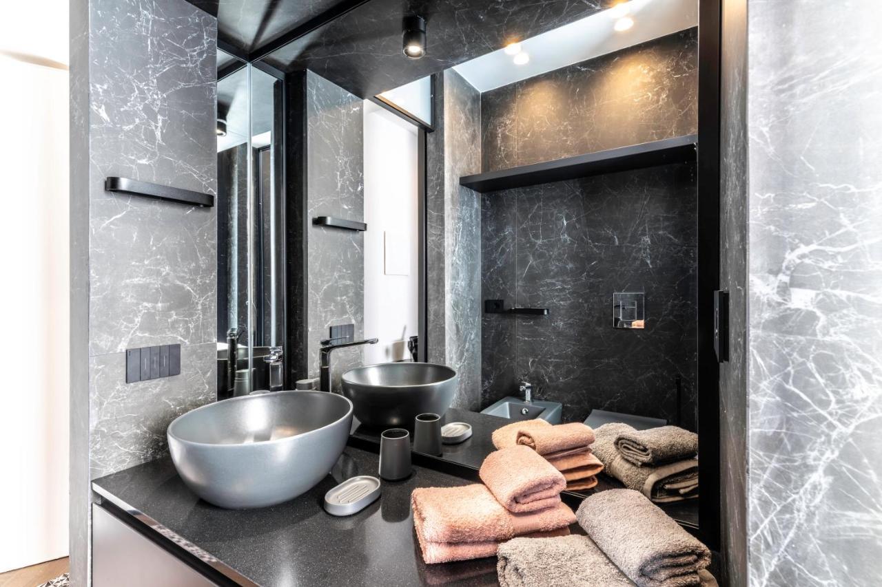 Vittoria'S Luxury Apartment Cagliari Eksteriør billede