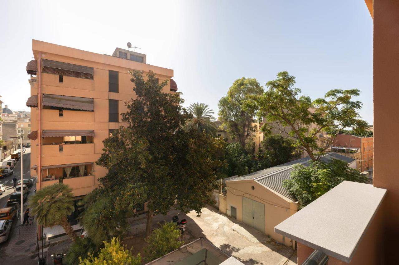 Vittoria'S Luxury Apartment Cagliari Eksteriør billede