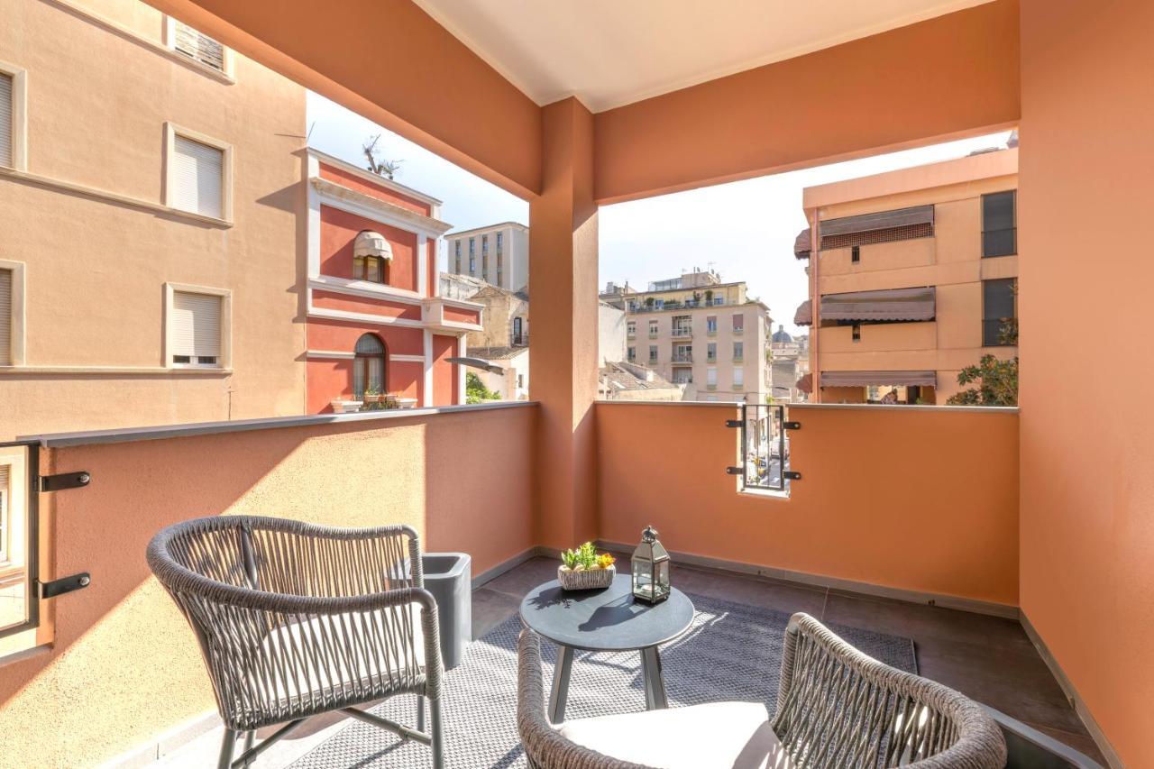 Vittoria'S Luxury Apartment Cagliari Eksteriør billede