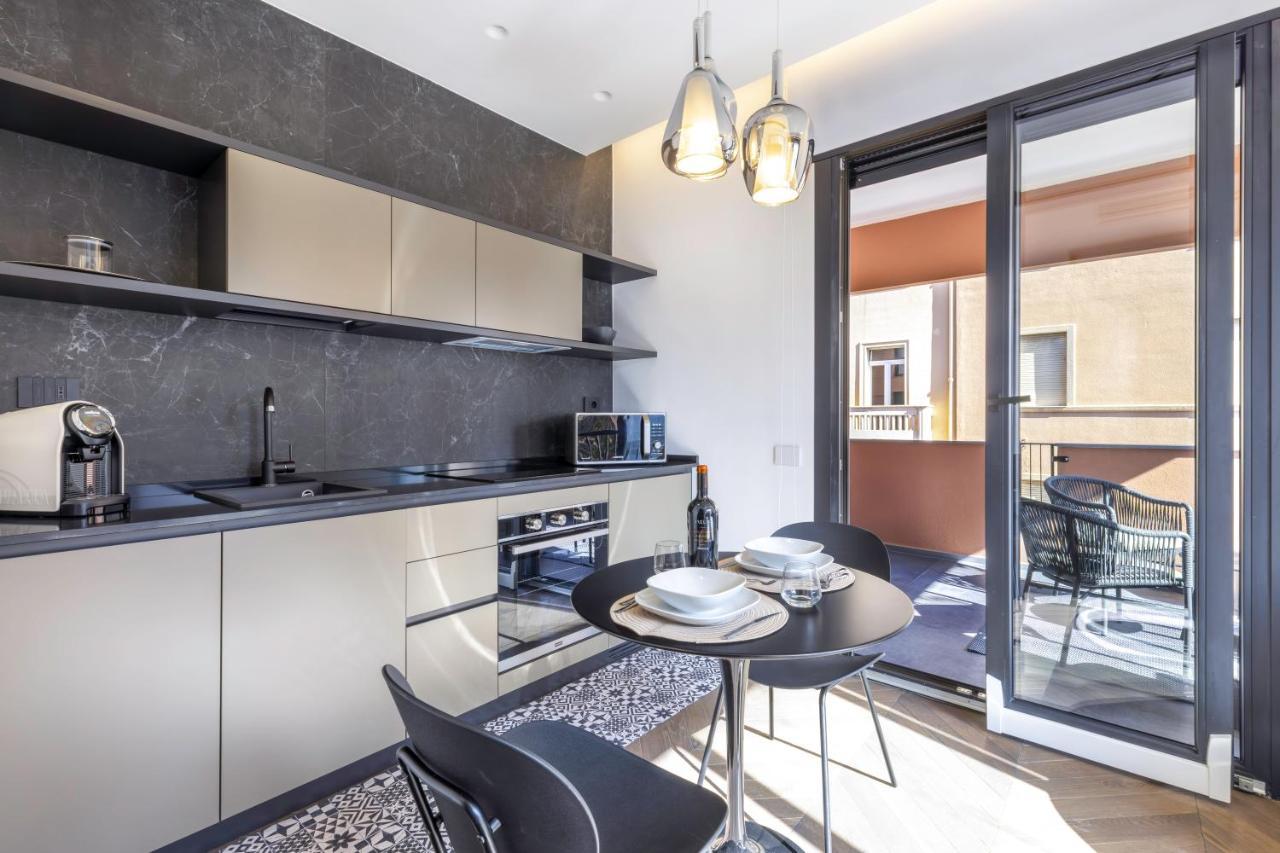 Vittoria'S Luxury Apartment Cagliari Eksteriør billede